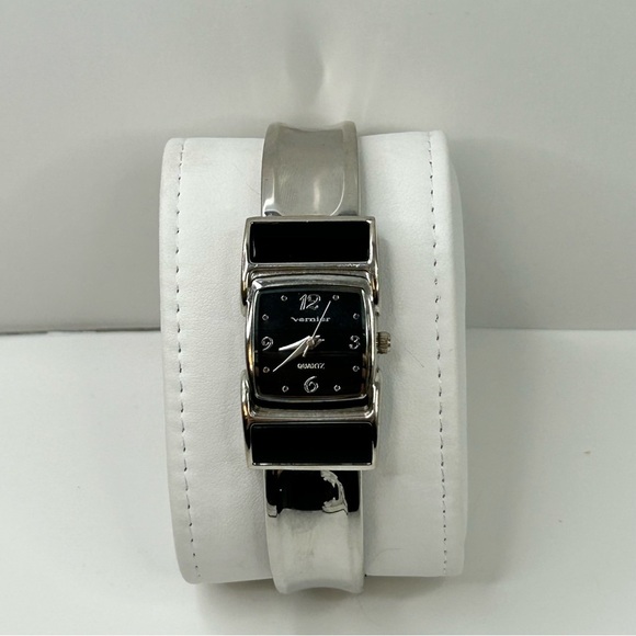 Vernier Quartz Working Watch Clamper Bangle Style - Picture 4 of 13